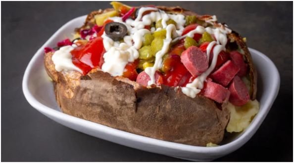 Kumpir: A Hearty Turkish Snack You Can’t Miss