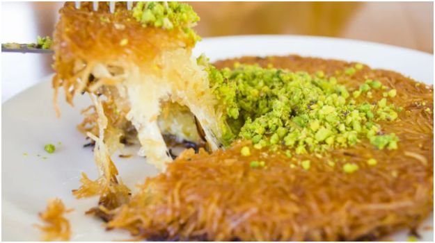 Are There Sweet Treats in Istanbul Street Food?